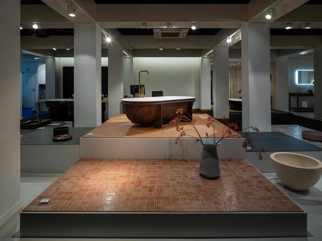 waas-cases-showrooms